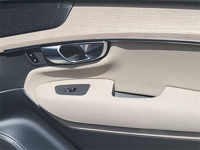 new 2025 Volvo XC90 car, priced at $65,555