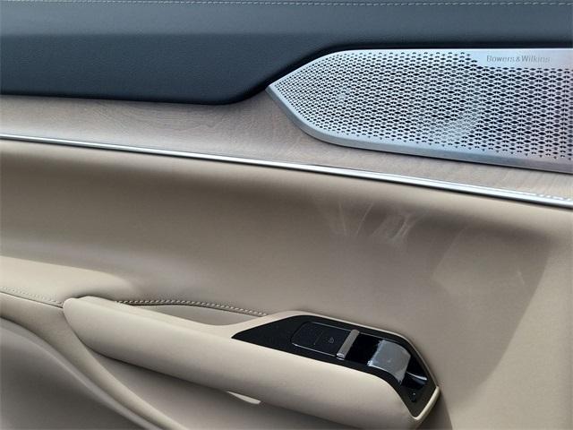 new 2025 Volvo EX90 car, priced at $87,264