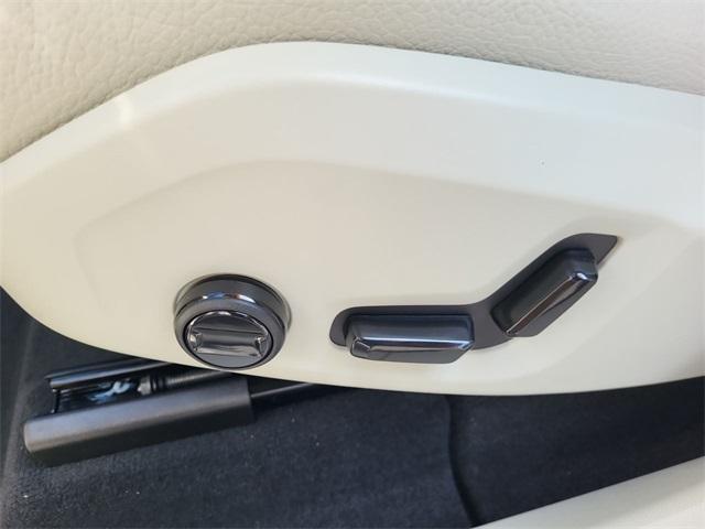 new 2025 Volvo XC60 car, priced at $50,315