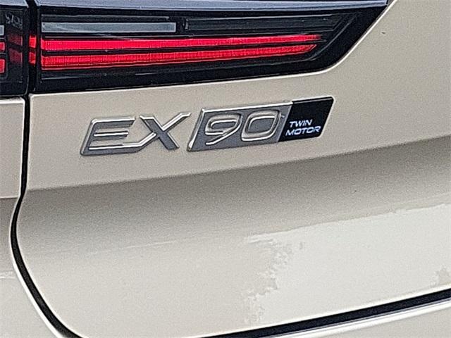 new 2025 Volvo EX90 car, priced at $80,009