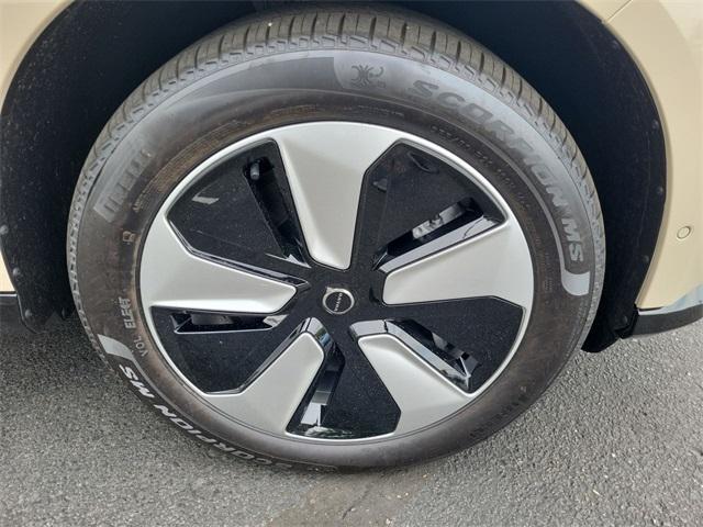 new 2025 Volvo EX90 car, priced at $80,009