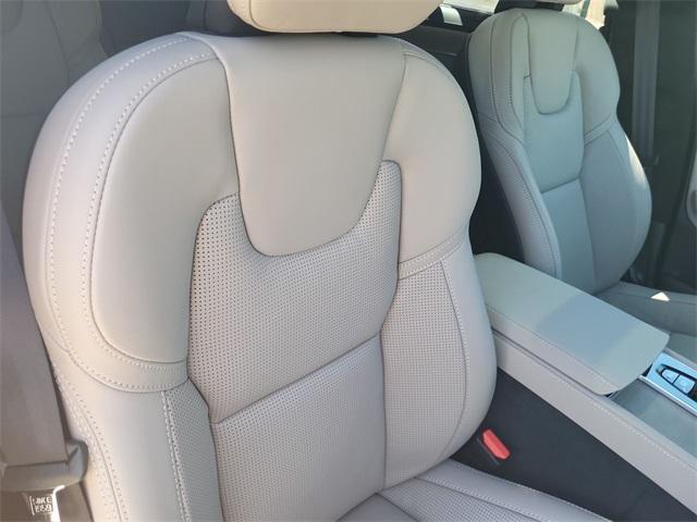 new 2025 Volvo XC90 car, priced at $76,300