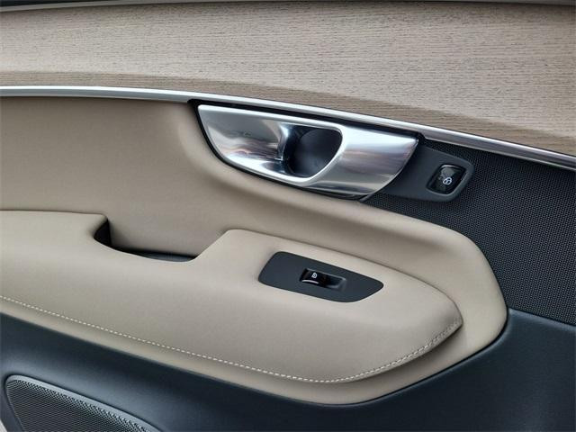 new 2026 Volvo XC90 Plug-In Hybrid car, priced at $82,044