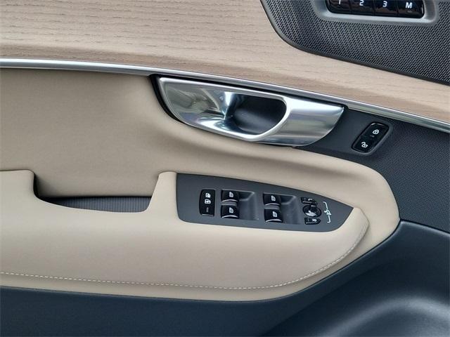 new 2026 Volvo XC90 Plug-In Hybrid car, priced at $82,044