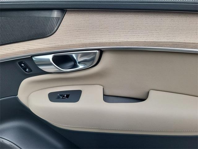 new 2026 Volvo XC90 Plug-In Hybrid car, priced at $82,044