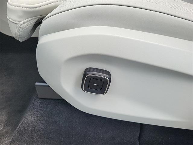new 2025 Volvo EX90 car, priced at $83,559