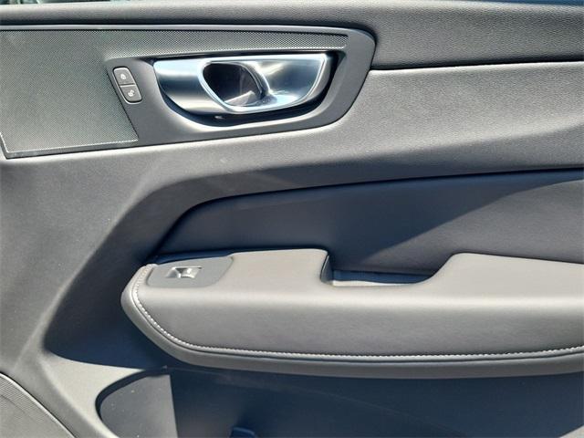 new 2025 Volvo XC60 car, priced at $50,344