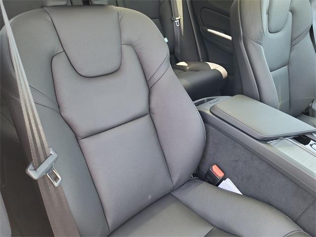 new 2025 Volvo XC60 car, priced at $50,344