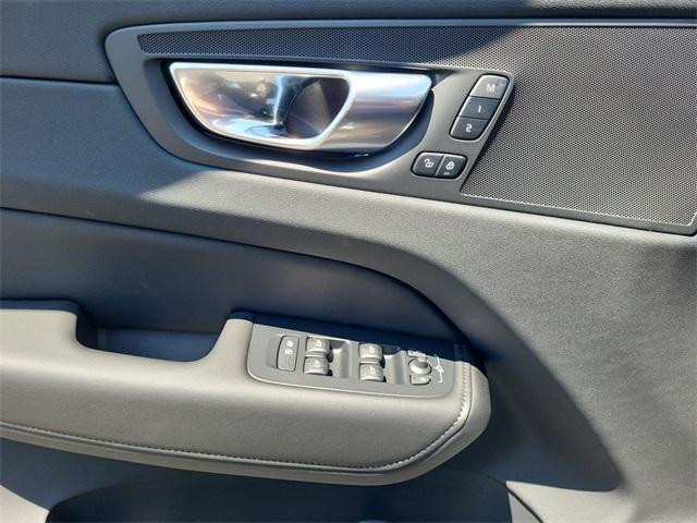 new 2025 Volvo XC60 car, priced at $50,344