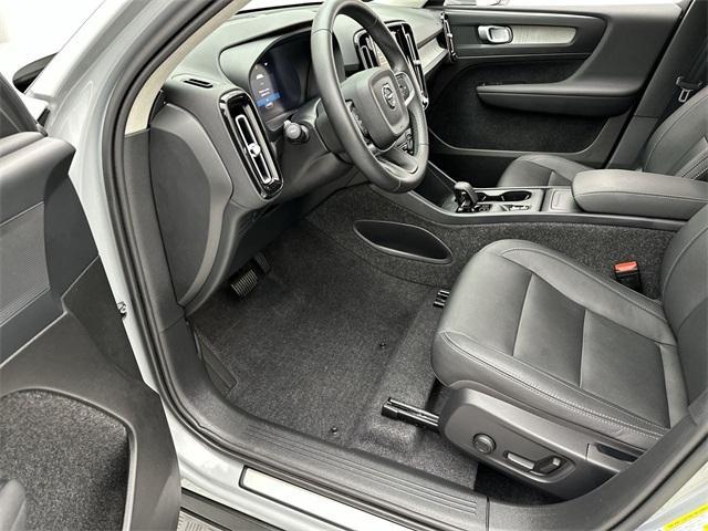 new 2025 Volvo XC40 car, priced at $43,109