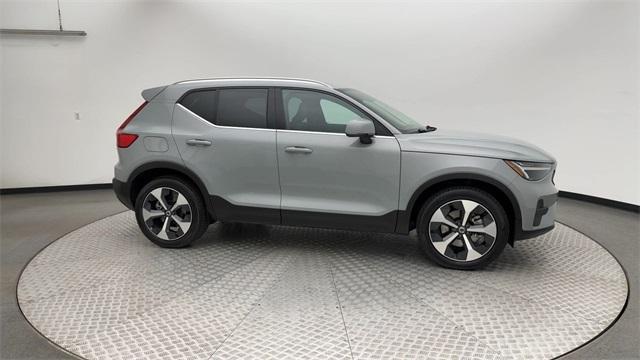 new 2025 Volvo XC40 car, priced at $43,109