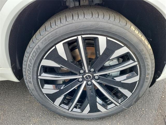 new 2025 Volvo XC90 car, priced at $70,594