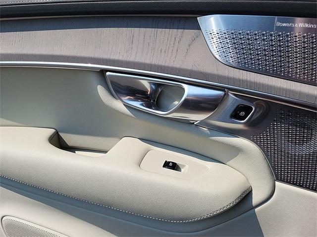 new 2025 Volvo XC90 car, priced at $78,594