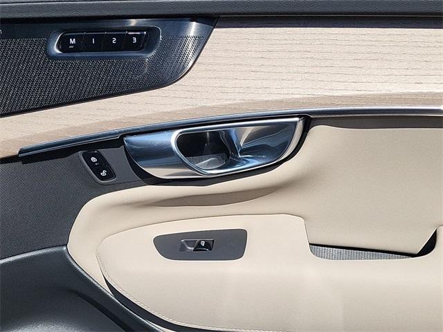 new 2025 Volvo XC90 Plug-In Hybrid car, priced at $82,405