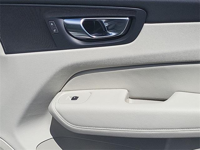 new 2025 Volvo XC60 car, priced at $49,515
