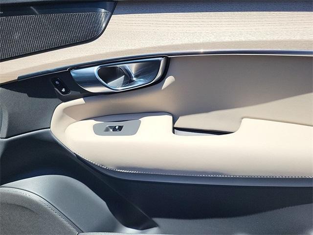 new 2025 Volvo XC90 car, priced at $69,155