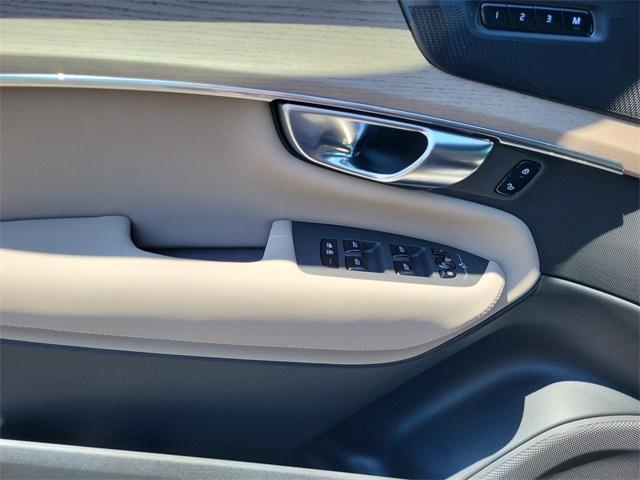 new 2025 Volvo XC90 car, priced at $69,155