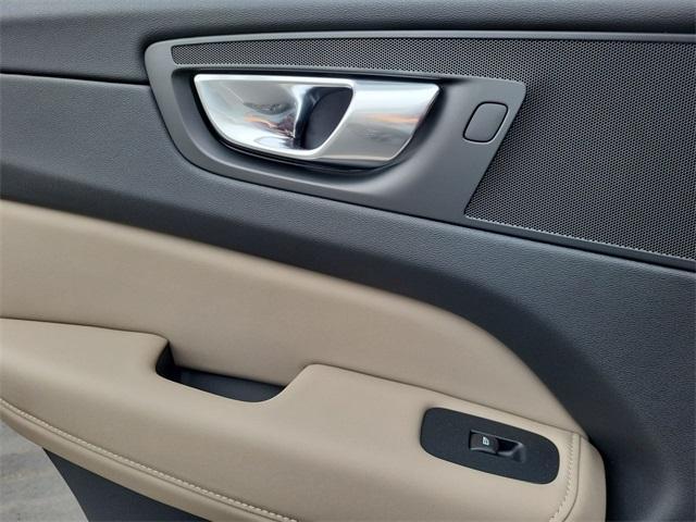 new 2026 Volvo XC60 car, priced at $58,584
