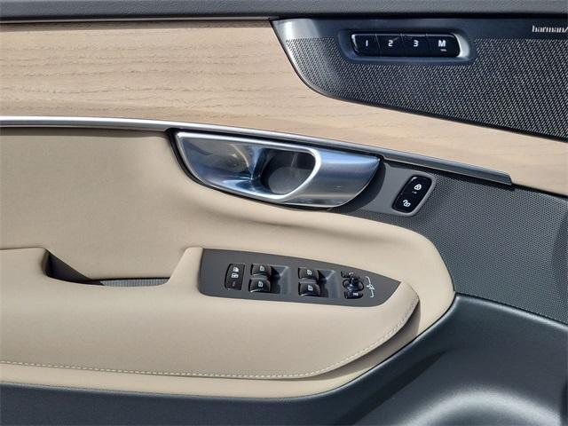 new 2026 Volvo XC90 car, priced at $74,539