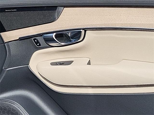 new 2026 Volvo XC90 car, priced at $74,539