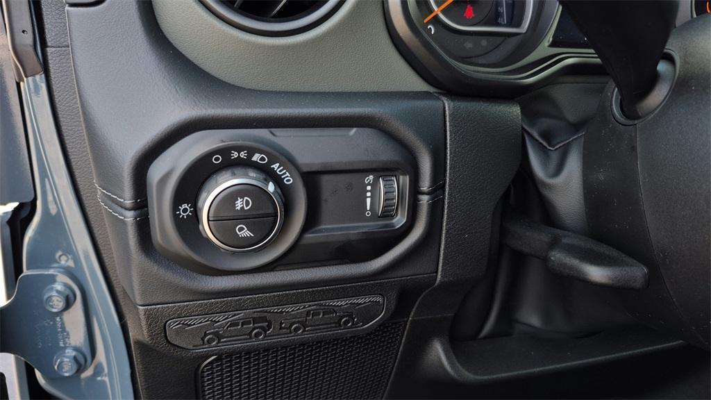 new 2025 Jeep Gladiator car, priced at $56,519