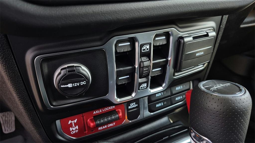 new 2025 Jeep Gladiator car, priced at $56,519