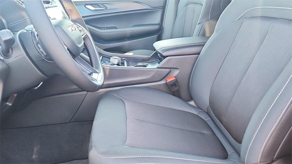 new 2025 Jeep Grand Cherokee L car, priced at $38,932