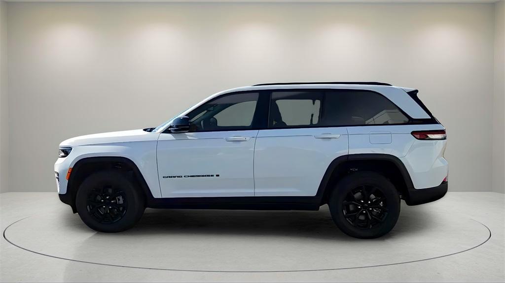 new 2024 Jeep Grand Cherokee car, priced at $37,000