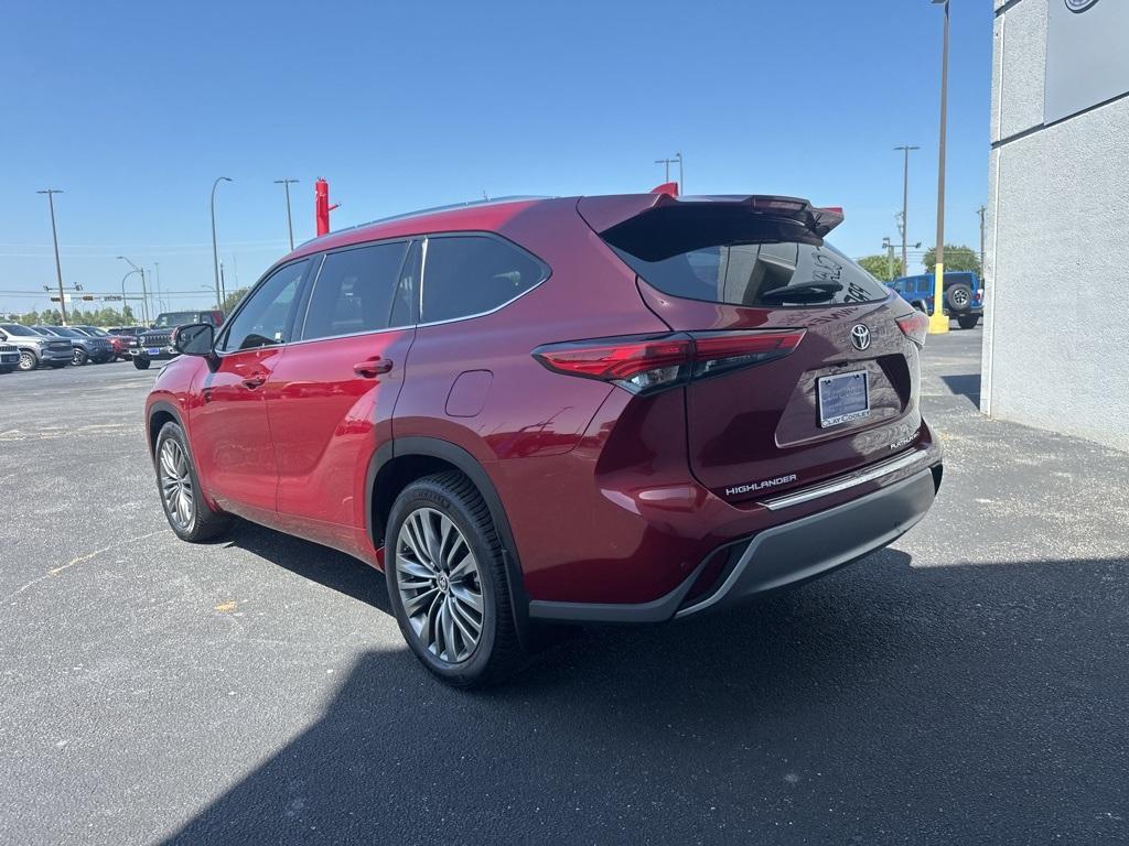 used 2020 Toyota Highlander car, priced at $34,000