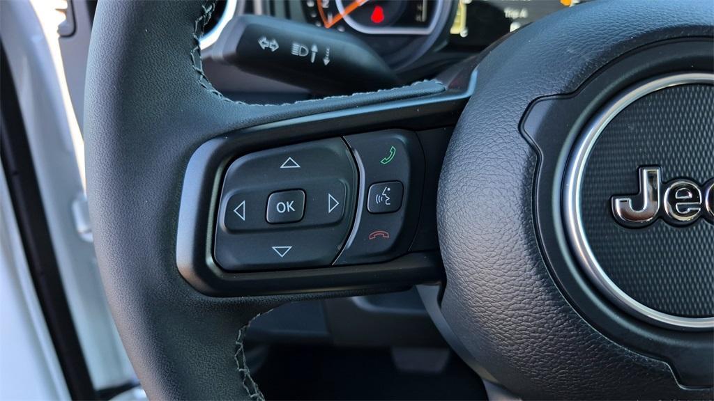 new 2025 Jeep Gladiator car, priced at $44,560