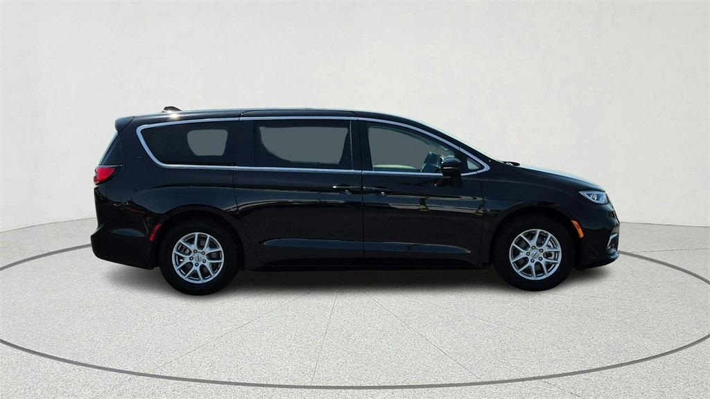 used 2024 Chrysler Pacifica car, priced at $28,140
