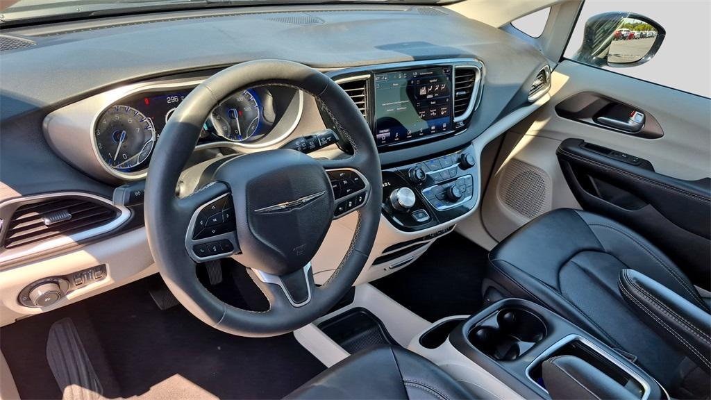 used 2024 Chrysler Pacifica car, priced at $28,140