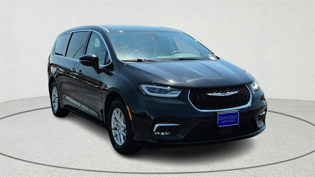 used 2024 Chrysler Pacifica car, priced at $28,140