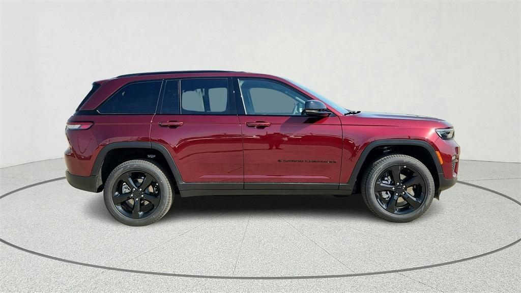 new 2025 Jeep Grand Cherokee car, priced at $43,978