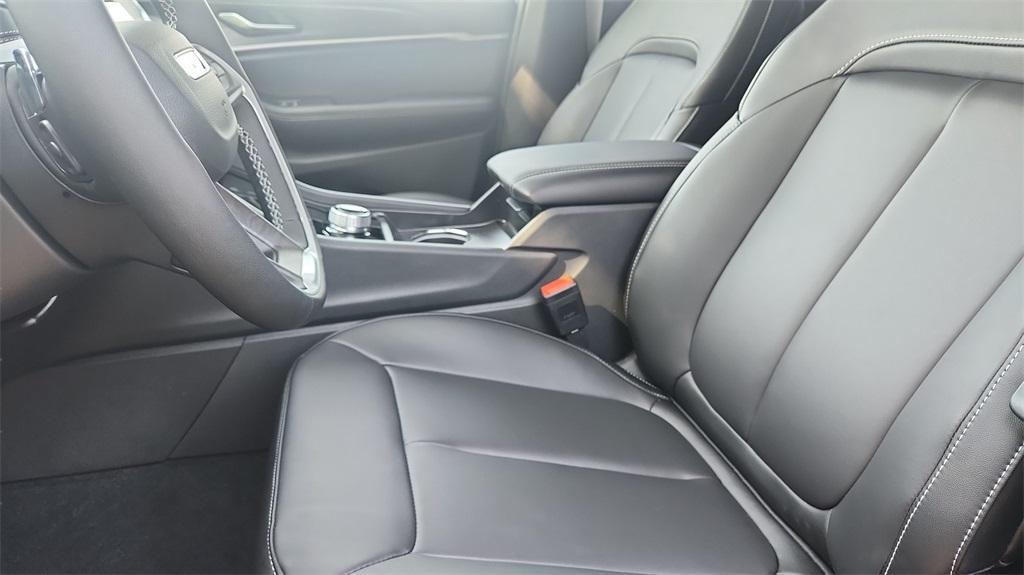 new 2025 Jeep Grand Cherokee car, priced at $40,500