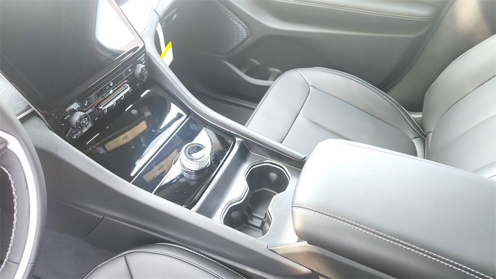 new 2025 Jeep Grand Cherokee car, priced at $43,978