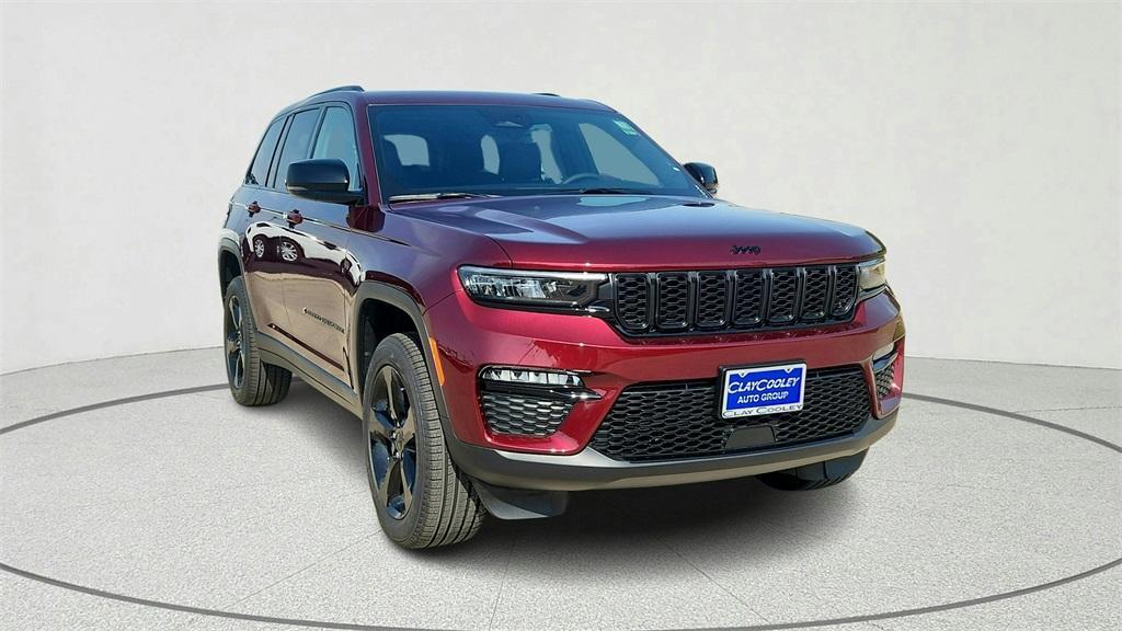 new 2025 Jeep Grand Cherokee car, priced at $43,978