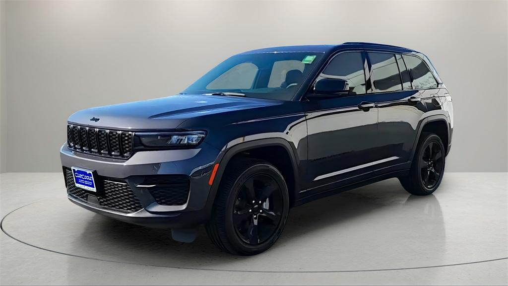 new 2024 Jeep Grand Cherokee car, priced at $38,000