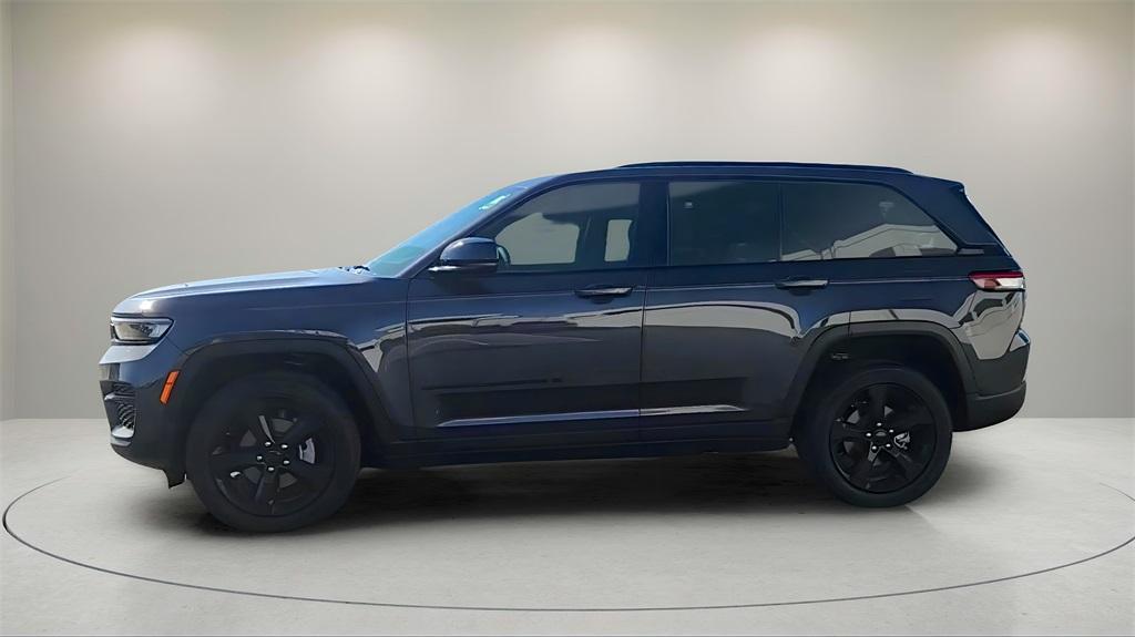 new 2024 Jeep Grand Cherokee car, priced at $37,500