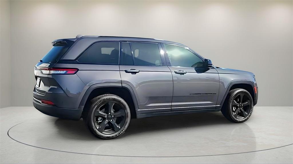 new 2024 Jeep Grand Cherokee car, priced at $37,500