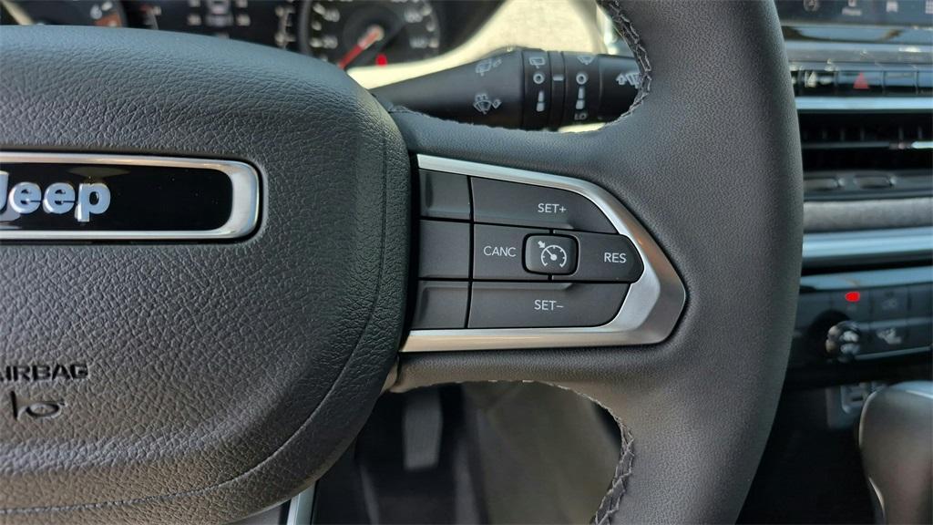 new 2025 Jeep Compass car, priced at $26,500