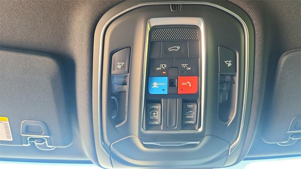 new 2025 Jeep Grand Cherokee L car, priced at $40,000