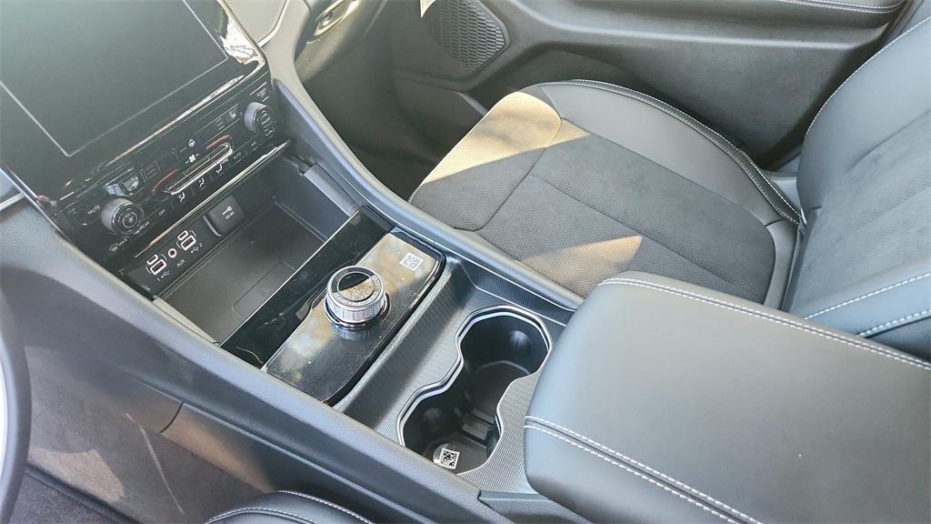 new 2025 Jeep Grand Cherokee L car, priced at $40,000