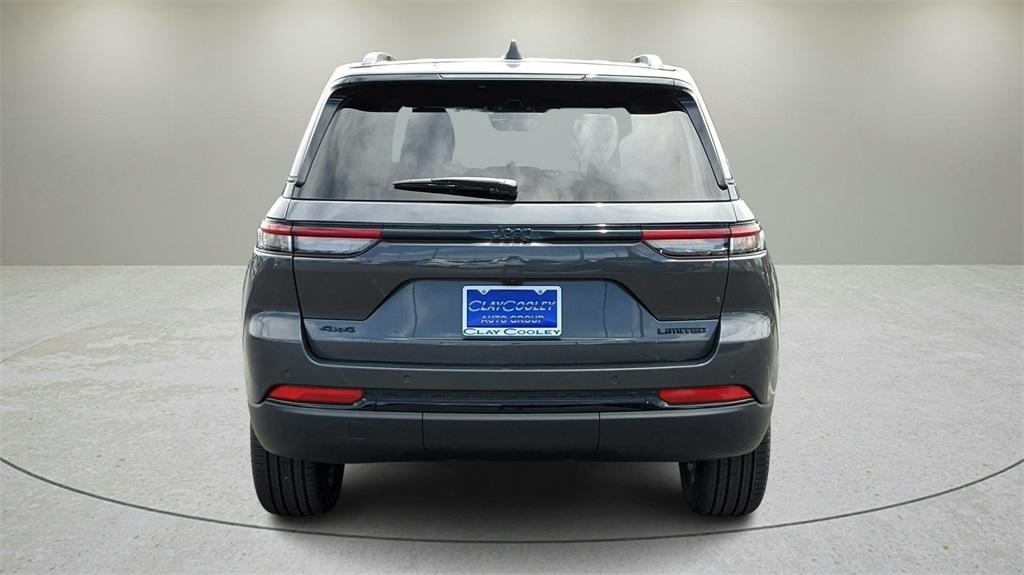 new 2025 Jeep Grand Cherokee car, priced at $42,000