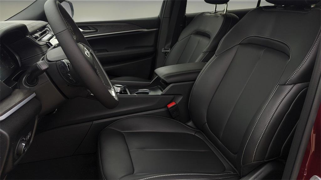 new 2025 Jeep Grand Cherokee L car, priced at $39,500
