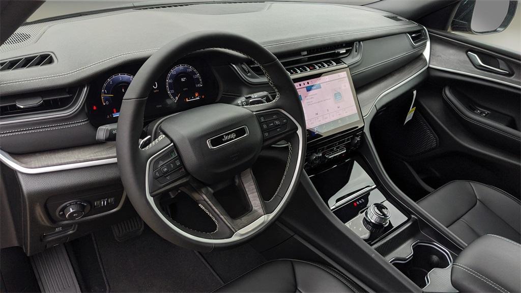 new 2025 Jeep Grand Cherokee L car, priced at $39,500