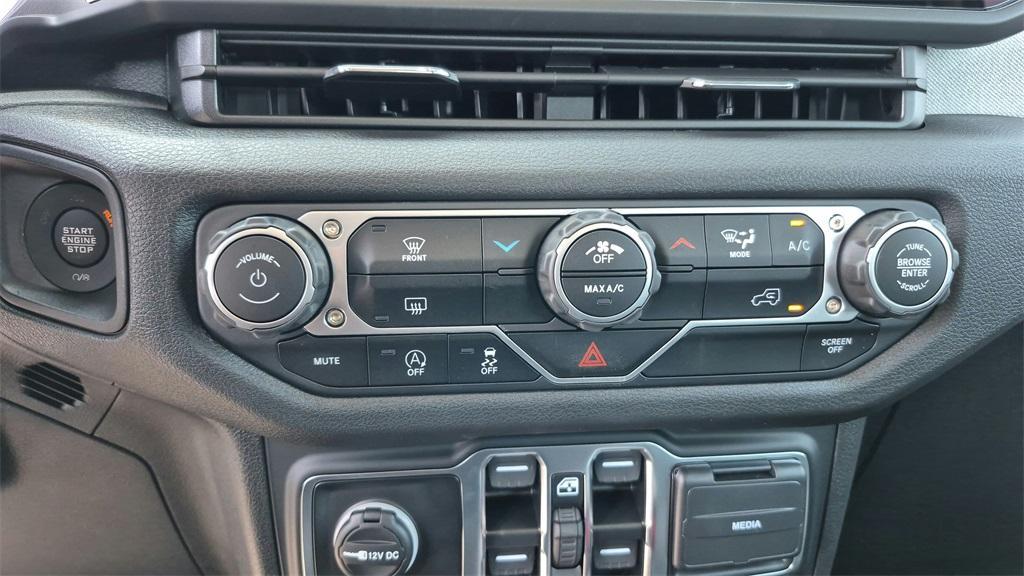 new 2025 Jeep Wrangler car, priced at $38,000