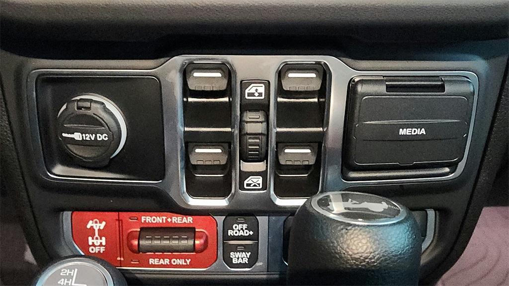 new 2025 Jeep Wrangler car, priced at $52,032