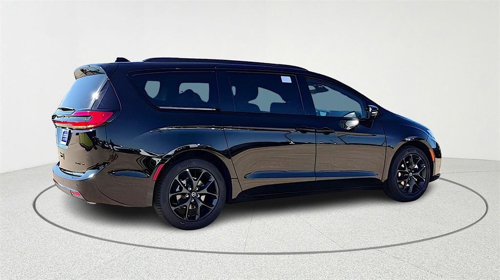 new 2026 Chrysler Pacifica car, priced at $53,075