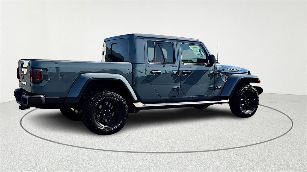 new 2025 Jeep Gladiator car, priced at $46,915